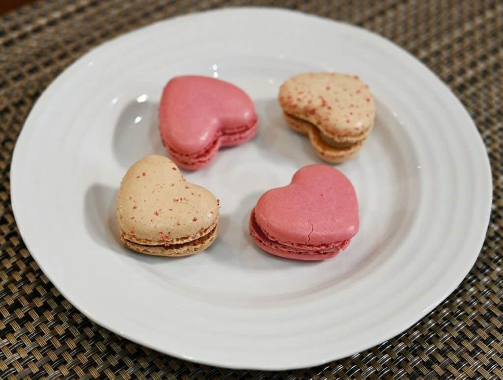 Heart-Shaped Macaroons delivery in Ukraine – Ukraine Gift Delivery