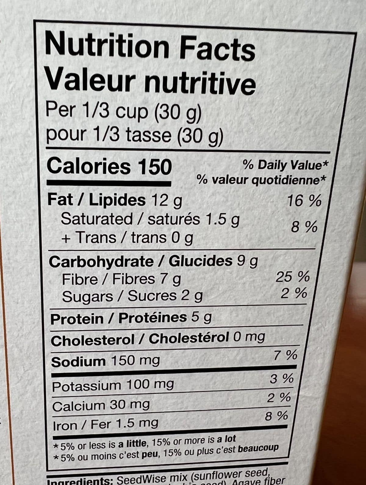 Image of the nutrition facts for the clusters from the back of the box.